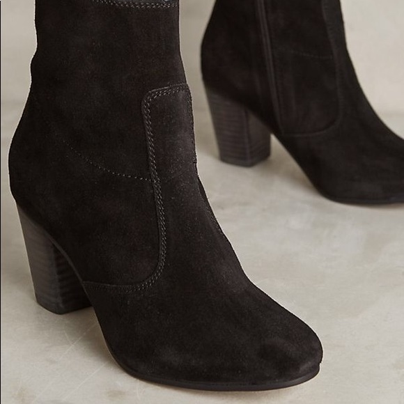 Black Suede Block Heel Pointy Toe Ankle Booties - Picture 2 of 6